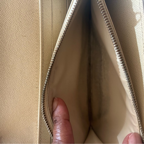 Louis Vuitton Beige and Dark Gray Checkered Wallet - Picture 5 of 8